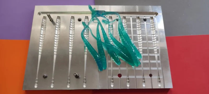 soft bait worm molds