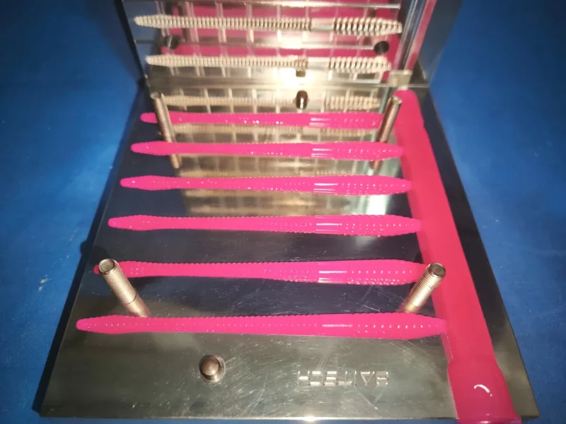 molde de inyeccion para finesse worm de zoom