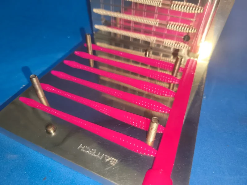 worm bait mold